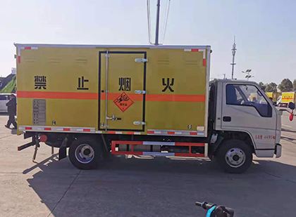 常州爆破器材运输车工人安全操作规范与智能技术保障